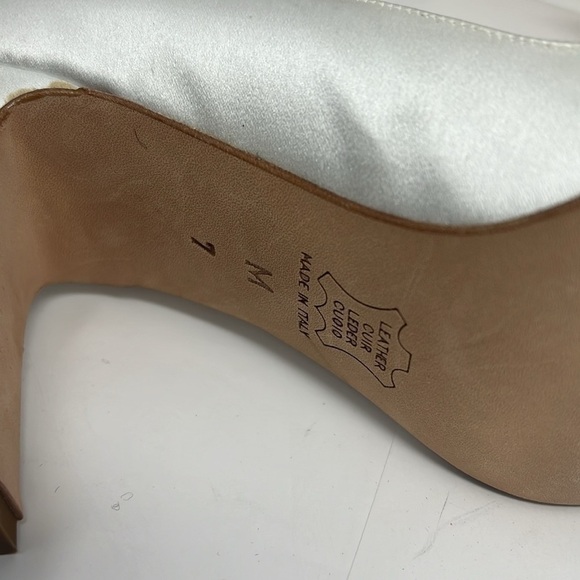 Vera Wang Sz 7 White Silk Made in Italy Block Heel Pumps - Never Worn - Picture 6 of 8